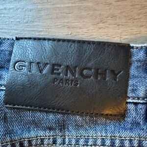 Givenchy Jeans w Chain